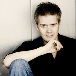 Photo: Michel van der Aa; © Marco Borggreve